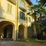 דירה Portico I