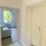 דירה Portico I