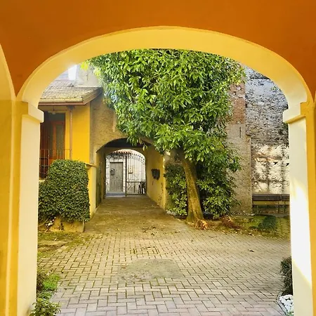 Portico I Apartment *